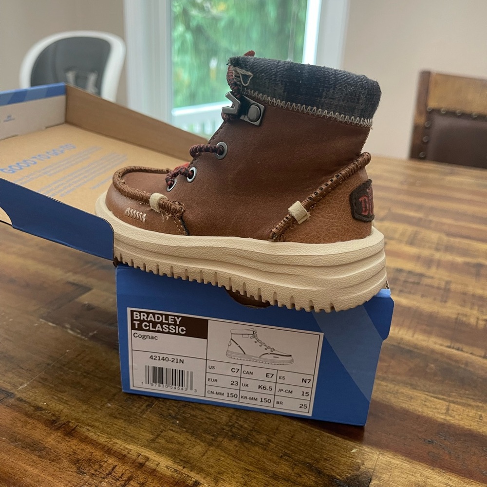 Hey Dude Kids Boots in Brown and Red “Bradley” - Picture 10 of 11